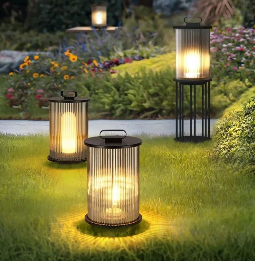 Solarna lampa za travnjak