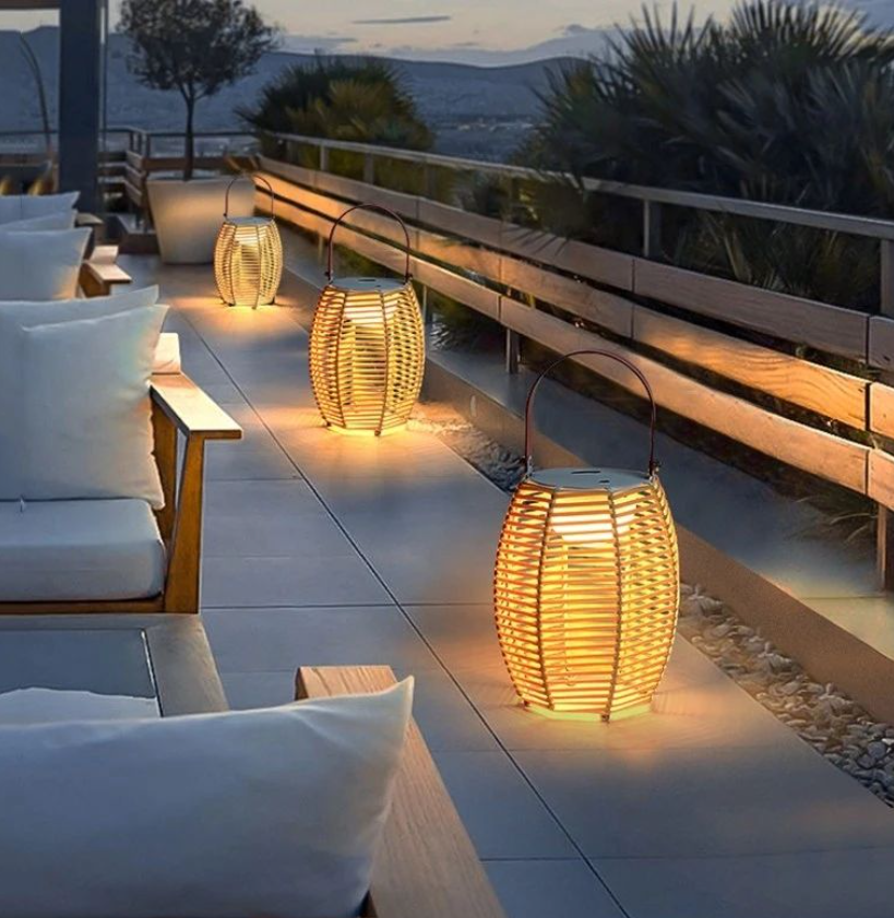 Solarna lampa za travnjak