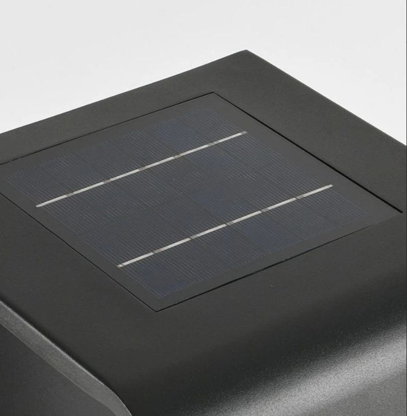 Kuboidna lampa za travnjak